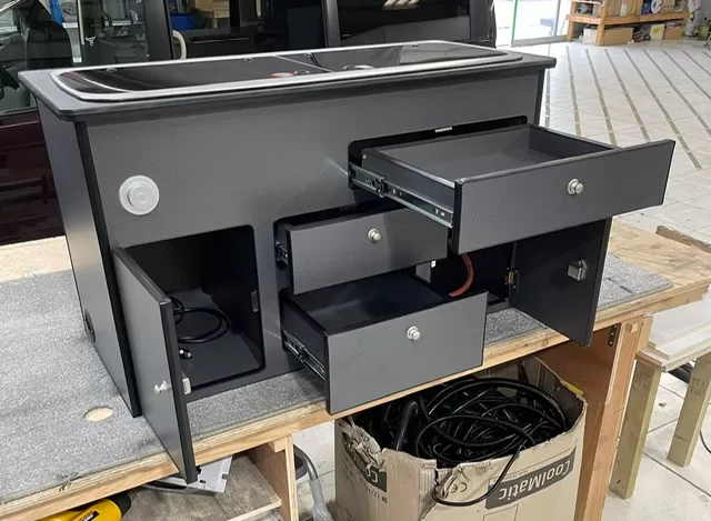 Bongo deluxe kitchen unit view 7451